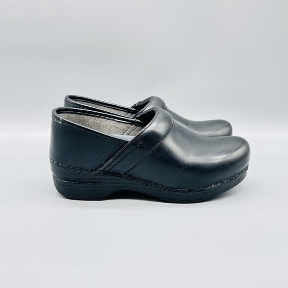 Dansko Shoes Women 6 Black Leather XP Professional Nursing Clogs Slip On Comfort - Picture 1 of 12